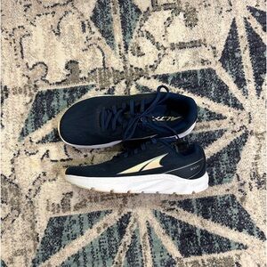Navy Altra Riveras